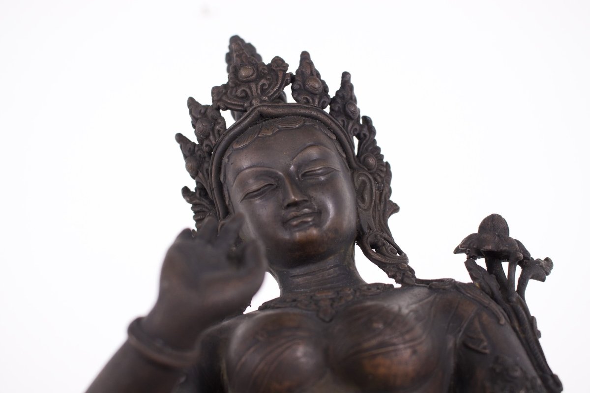 Statue en alliage cuivreux d'une divinité féminine népalaise, XIX ème siècle