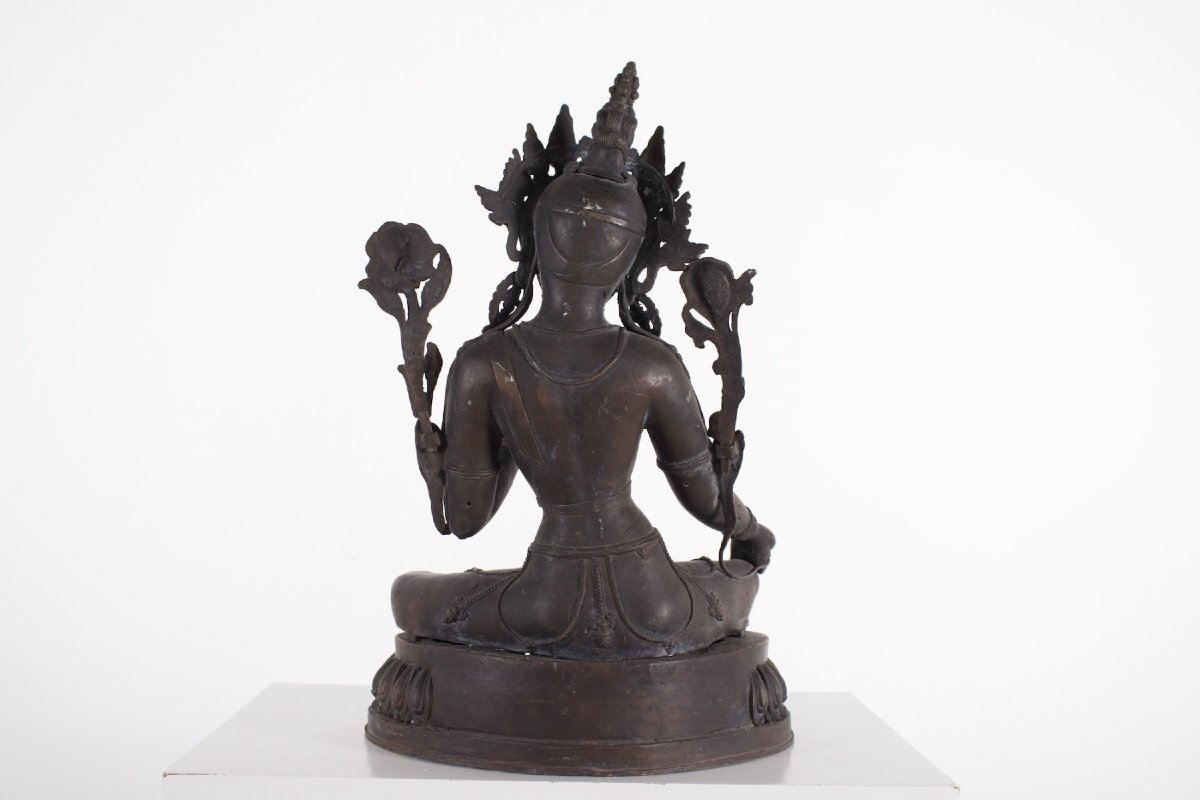 Sculpture en alliage cuivreux d'une divinité féminine népalaise, XIX ème siècle.-photo-4