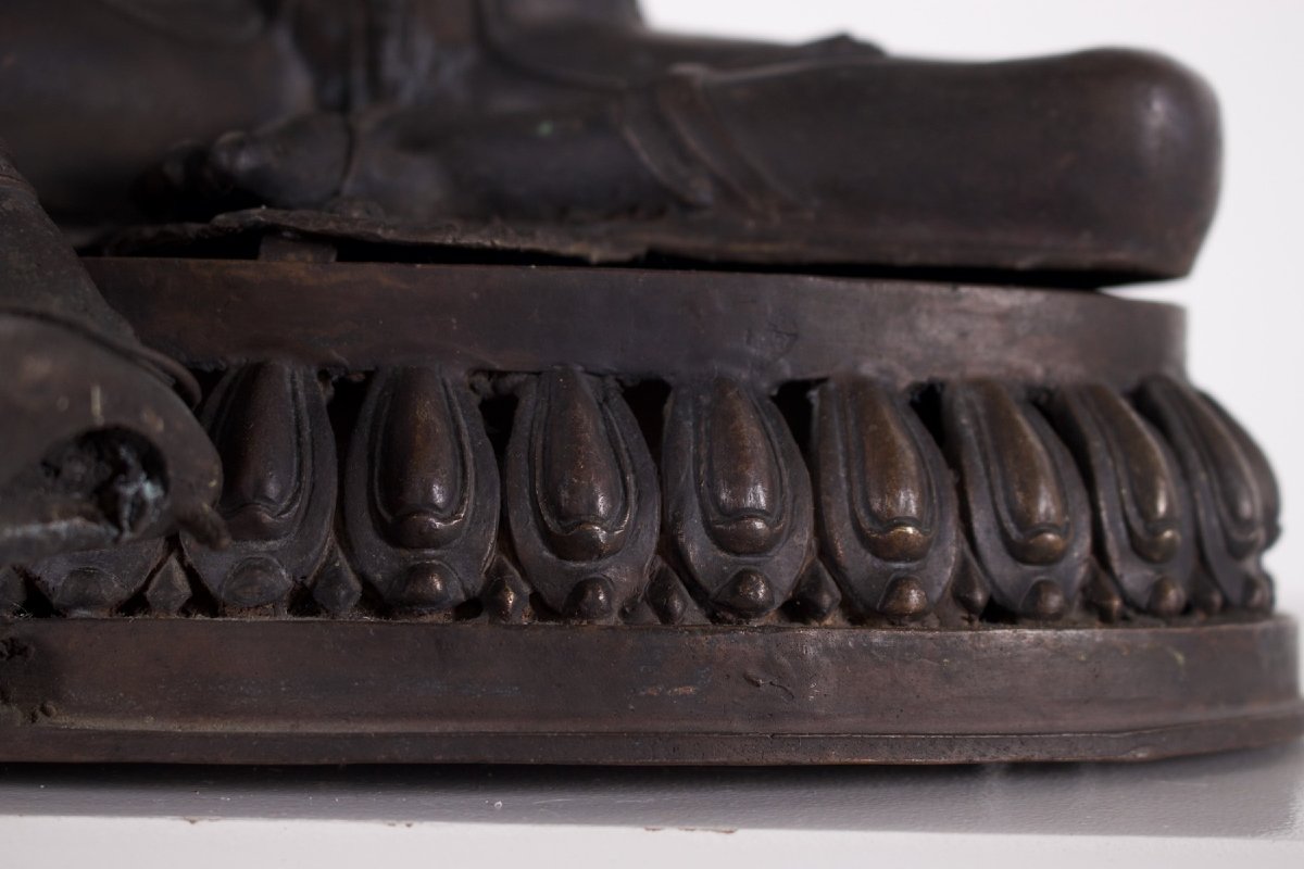 Sculpture en alliage cuivreux d'une divinité féminine népalaise, XIX ème siècle.-photo-1