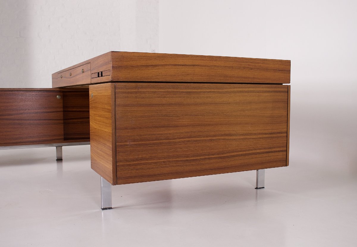 Stately Executive Desk, American Walnut, 1970s.-photo-4