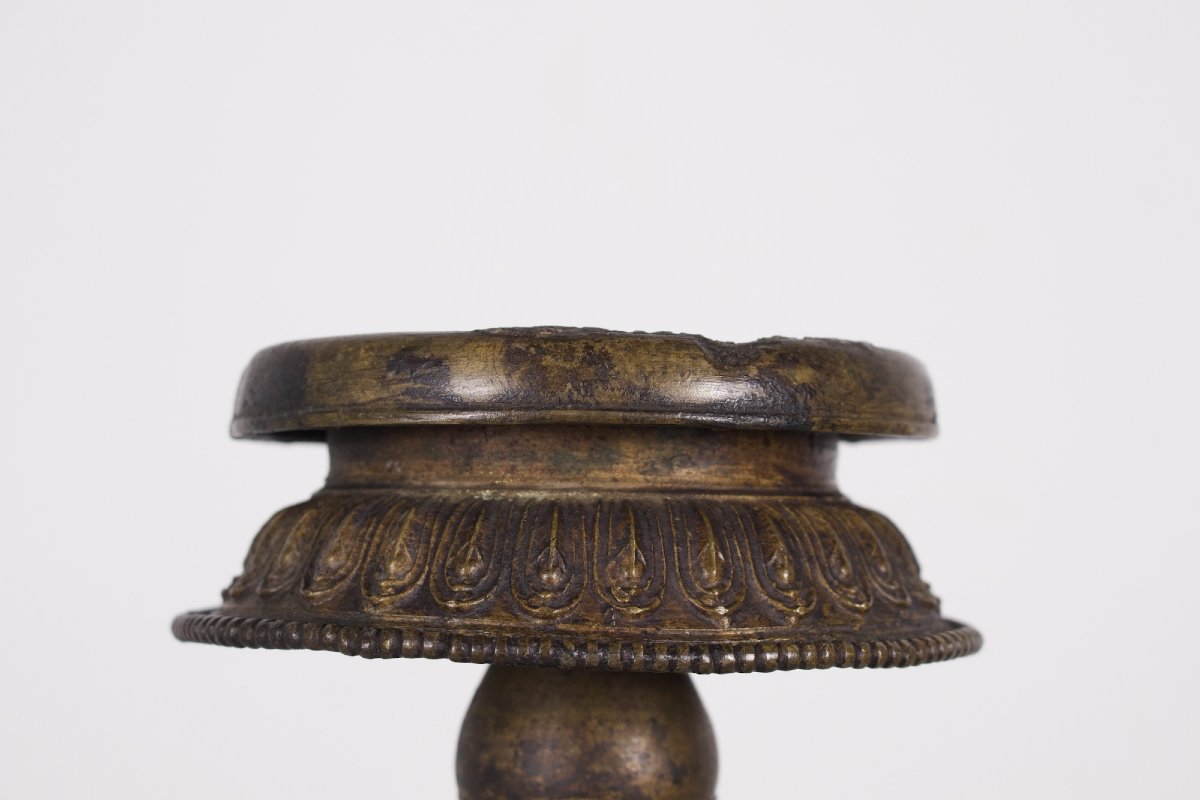 Traditional Bronze Oil Lamp, Nepal, 19th Century.-photo-4