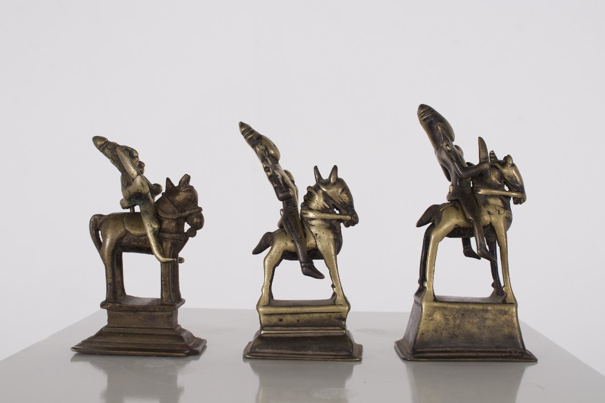 Three Bronze Statues Of Horsemen, Western India, 18th Century.-photo-3