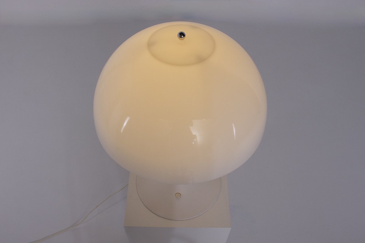 Lampe à poser modèle "Panthella" en acrylique, Verner Panton, années 1970.-photo-4