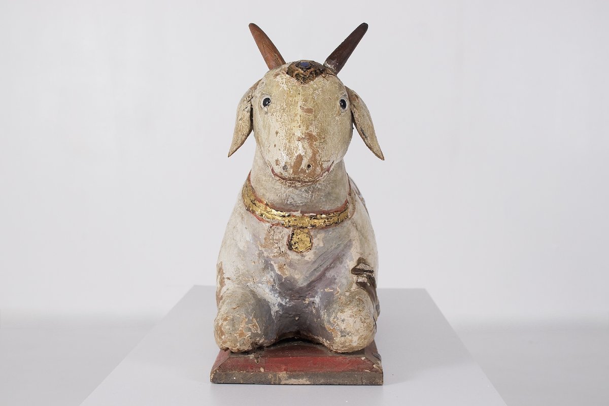 Sculpture de chèvre en bois polychrome, Inde, fin XIX ème.-photo-3
