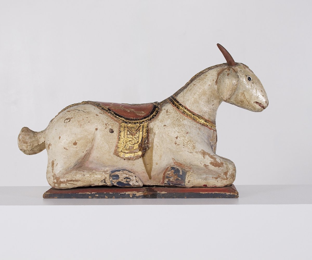 Sculpture de chèvre en bois polychrome, Inde, fin XIX ème.