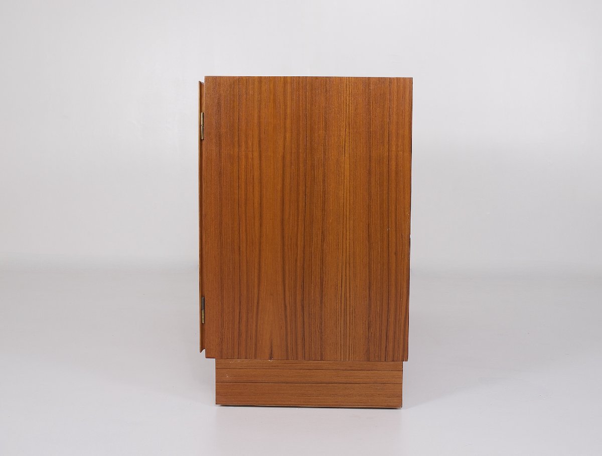 Small Scandinavian Teak Sideboard, Omann Jun, 70s.-photo-3