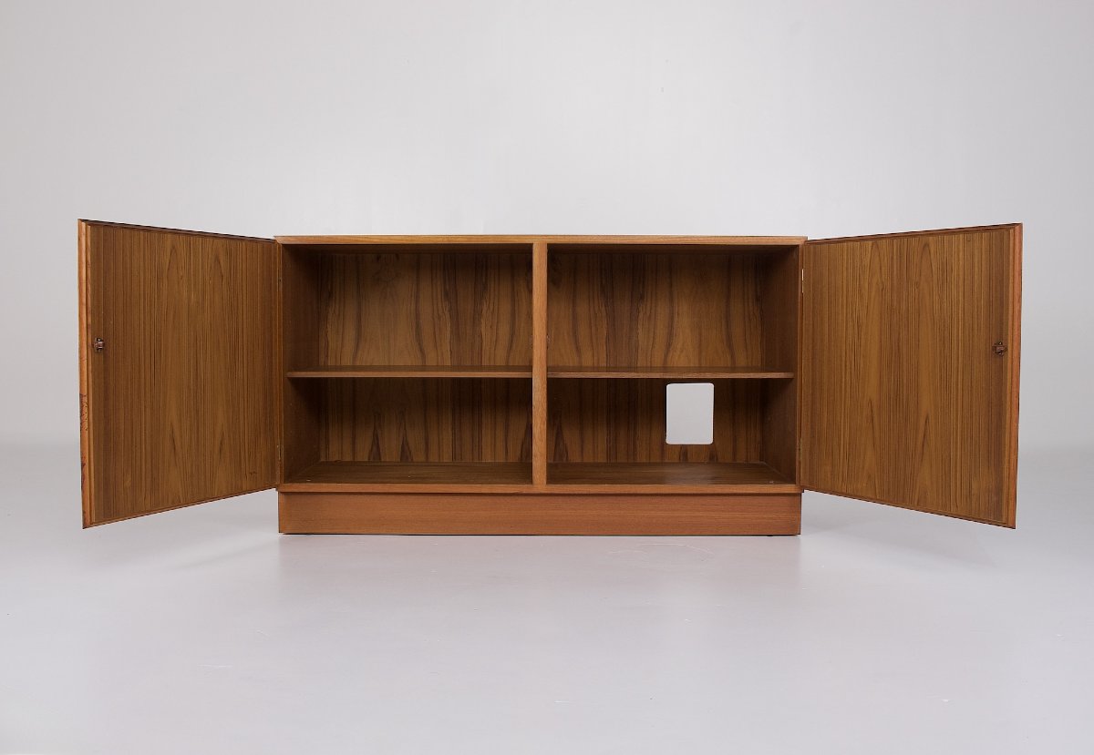 Small Scandinavian Teak Sideboard, Omann Jun, 70s.-photo-4
