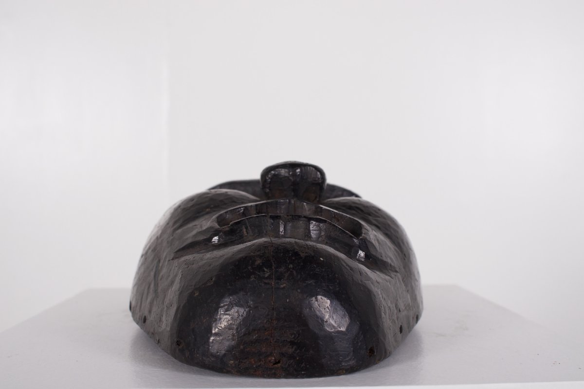 Masque en bois sculpté, Inde.-photo-1