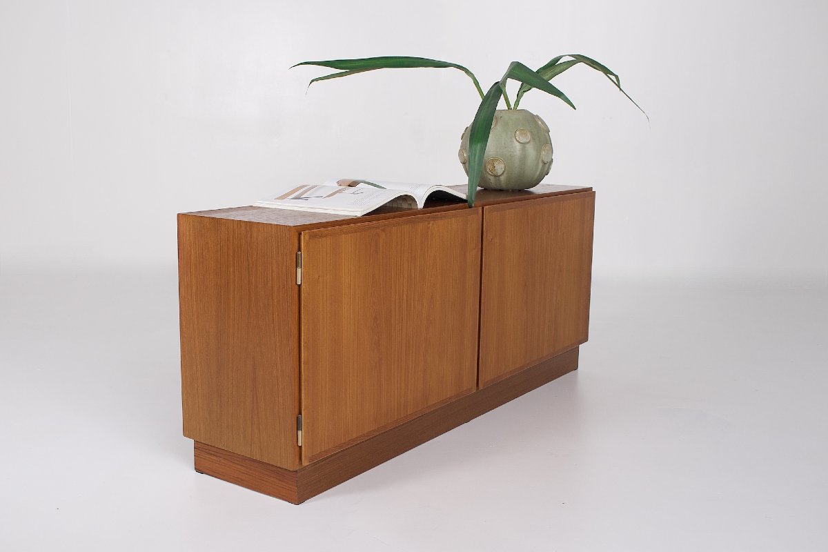 Petit meuble bas en teck, Omann Jun, Danemark