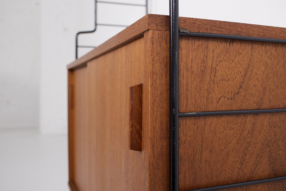 Scandinavian-style Teak Wall Shelf.-photo-1