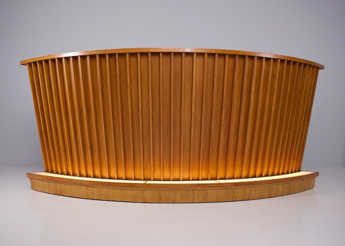 Grand Bar Comptoir Moderniste.