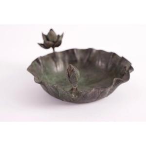 Japanese Empty Pocket Bowl In Ikebana Lotus With Frog