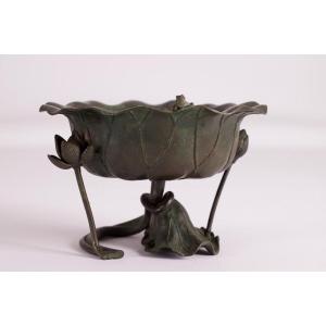 Japanese Empty Pocket Bowl On Foot In Lotus Ikebana With Frog