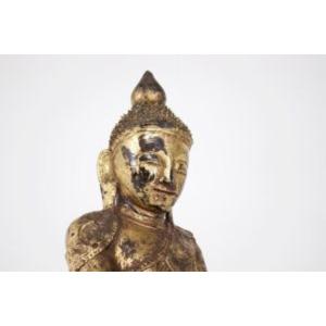Statue de Bouddha assis en bois doré, Birmanie.