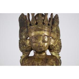 Antique statue de Bouddha en bois doré, Birmanie.