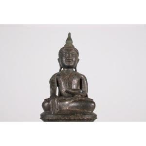 Statue de Bouddha en bronze, Laos, 18 ème siècle.