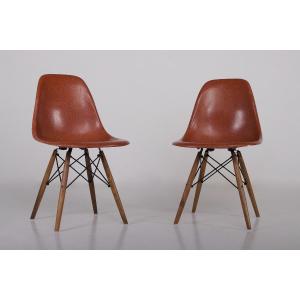 Chaises DSW Charles Eames Herman Miller et Mobilier International.