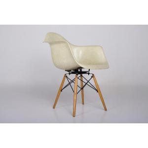 Chaises PAW Charles Eames Herman Miller et Zenith Plastics