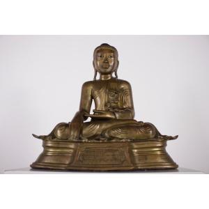 Bouddha birman en bronze inscrit et daté (1331 / 1869–70) – Myanmar