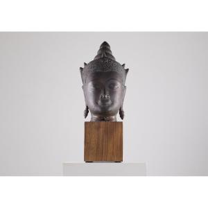 Sculpture en bronze d'une tête de Bouddha,  20 ème siècle.