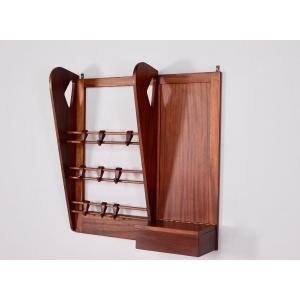 Free-form Wall-mounted Cloakroom Coat Rack