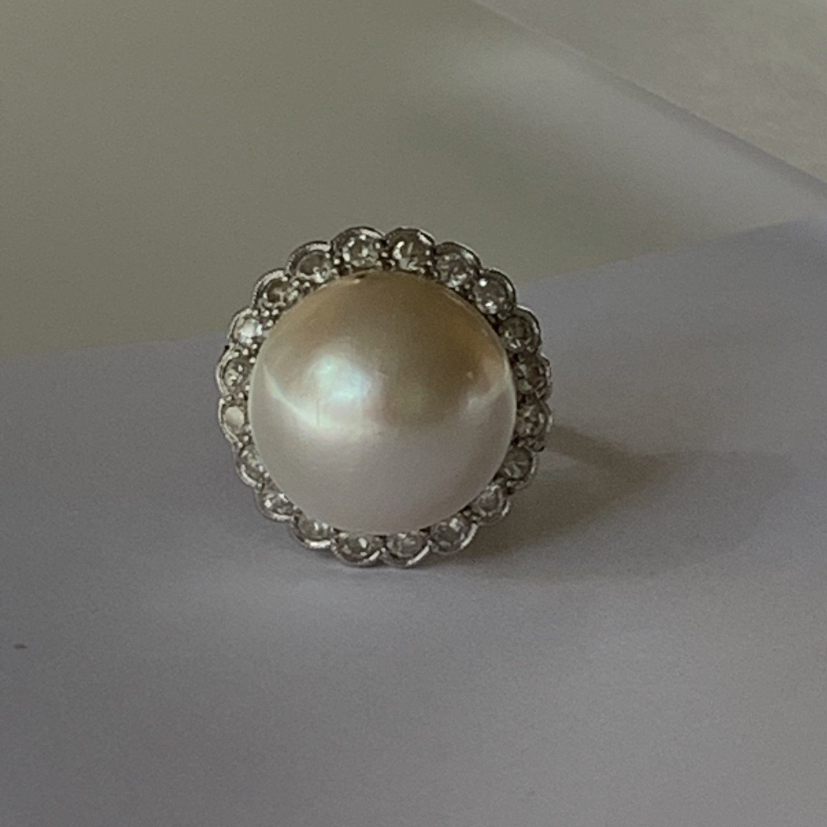 3608 – Mabé Diamond Pearl Platinum Ring