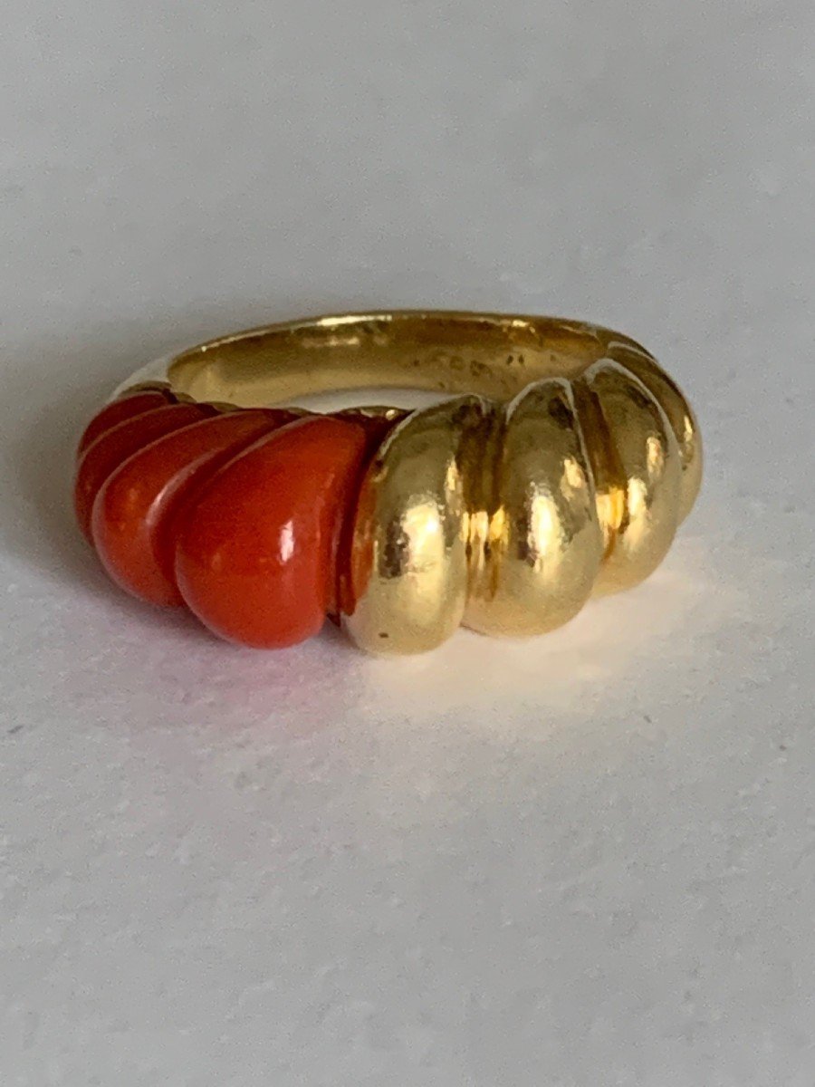 2787 – Coral Yellow Gold Ring-photo-3