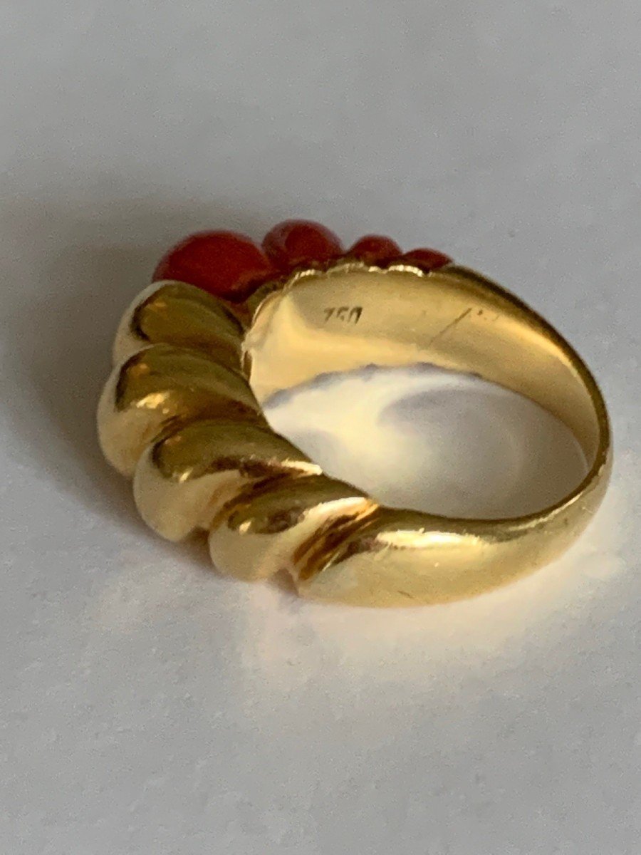2787 – Coral Yellow Gold Ring-photo-1