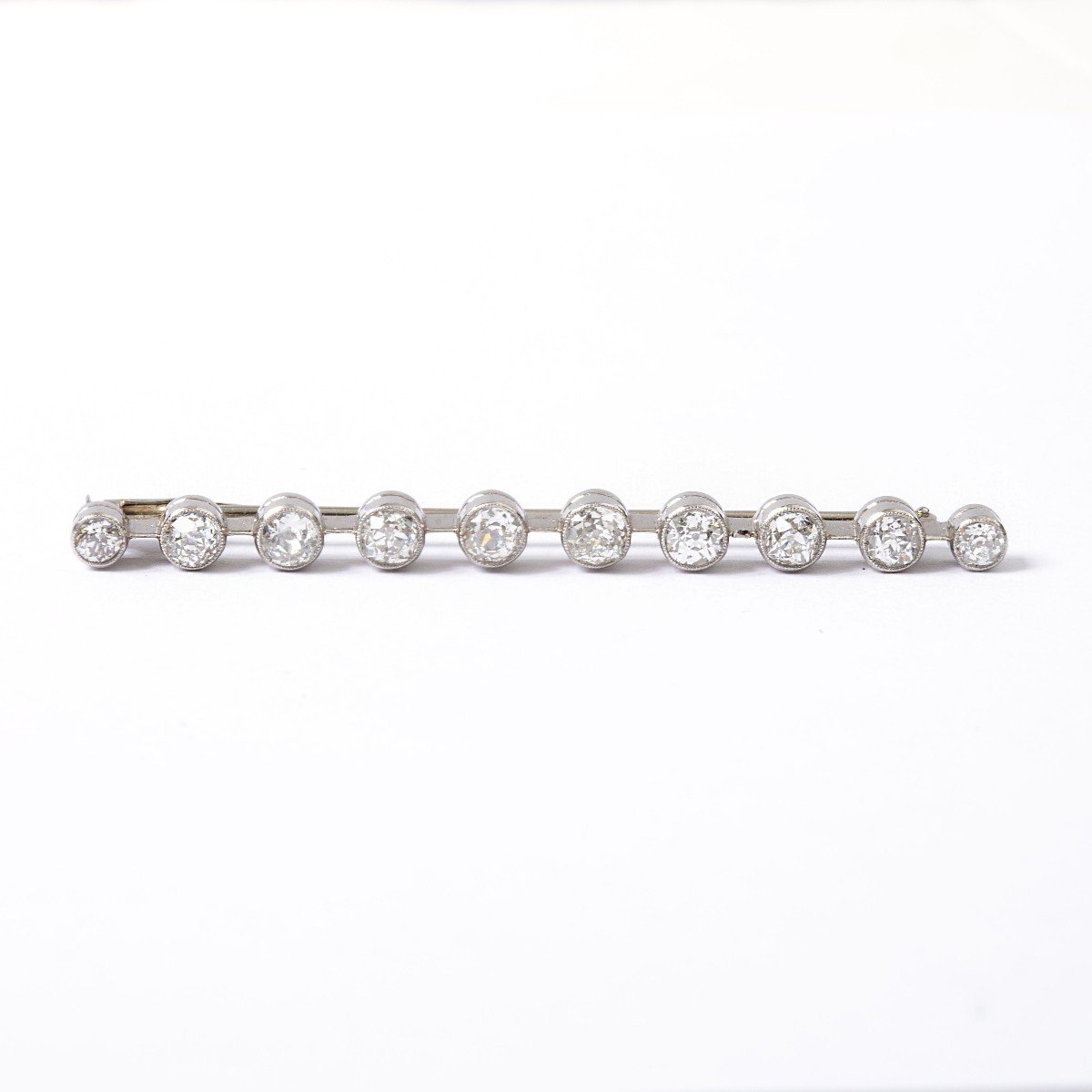 3315 – Art Deco Diamond Bar Brooch 1.80 Ct-photo-2