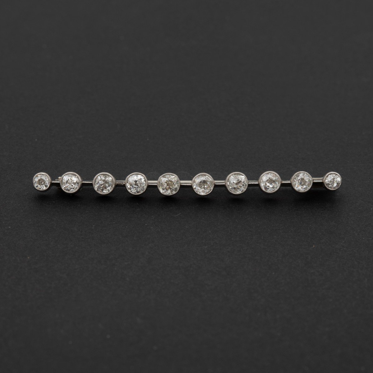 3315 – Art Deco Diamond Bar Brooch 1.80 Ct