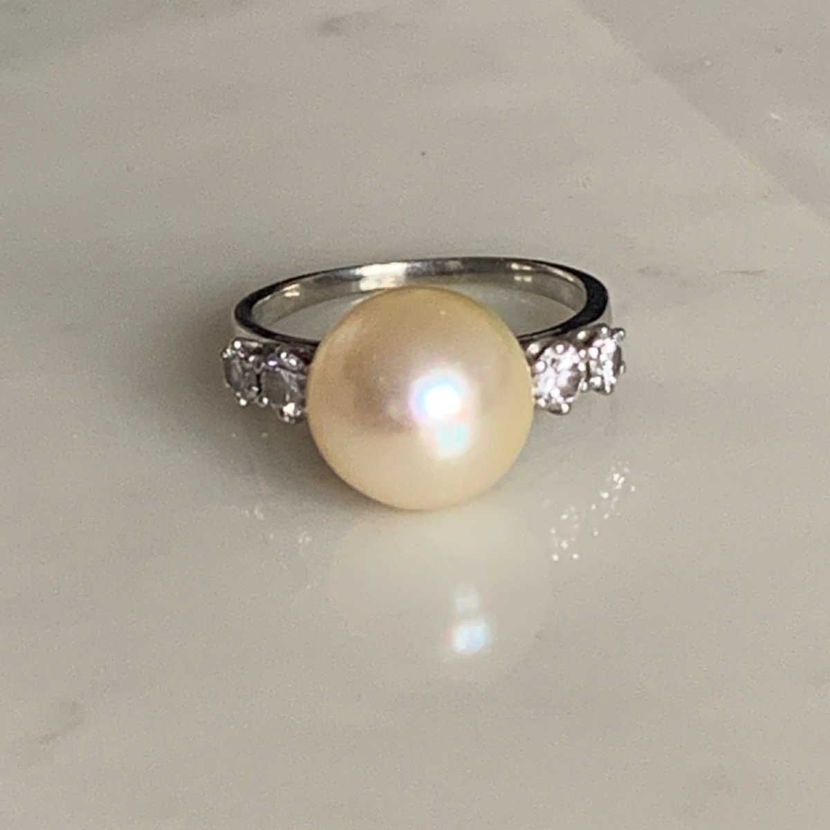 2143 – Bague Or Gris Perle Diamants