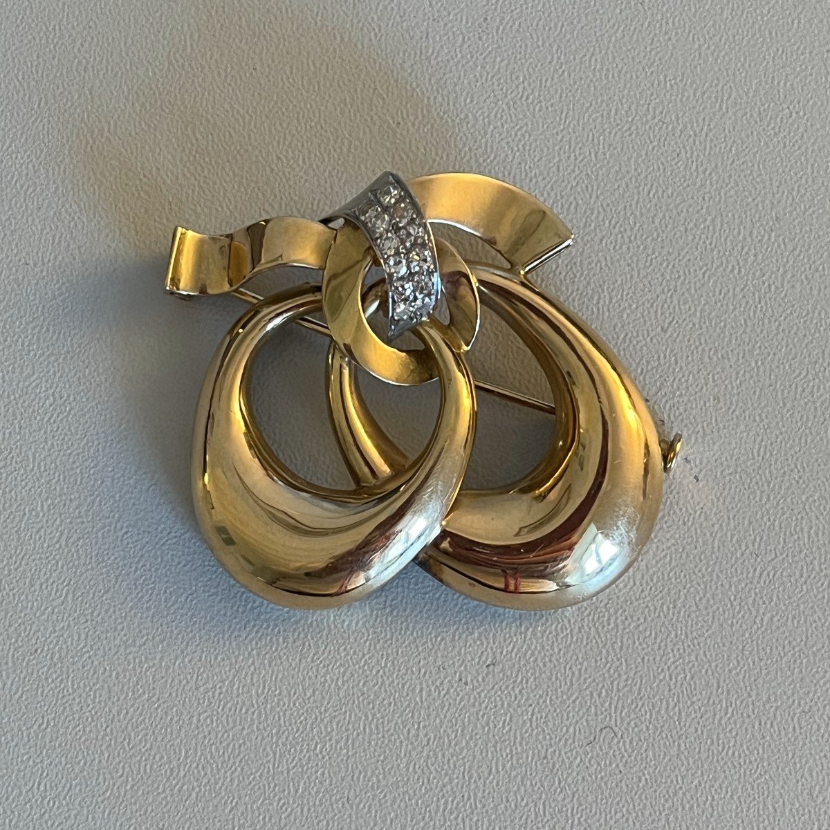 3852– Yellow Gold Diamond Knot Brooch