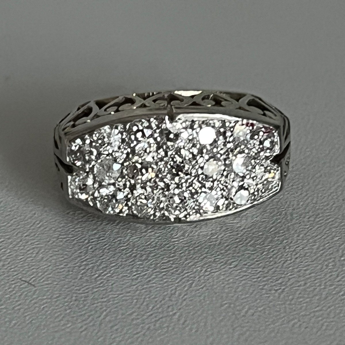 3875– Garter Ring White Gold Platinum Diamonds