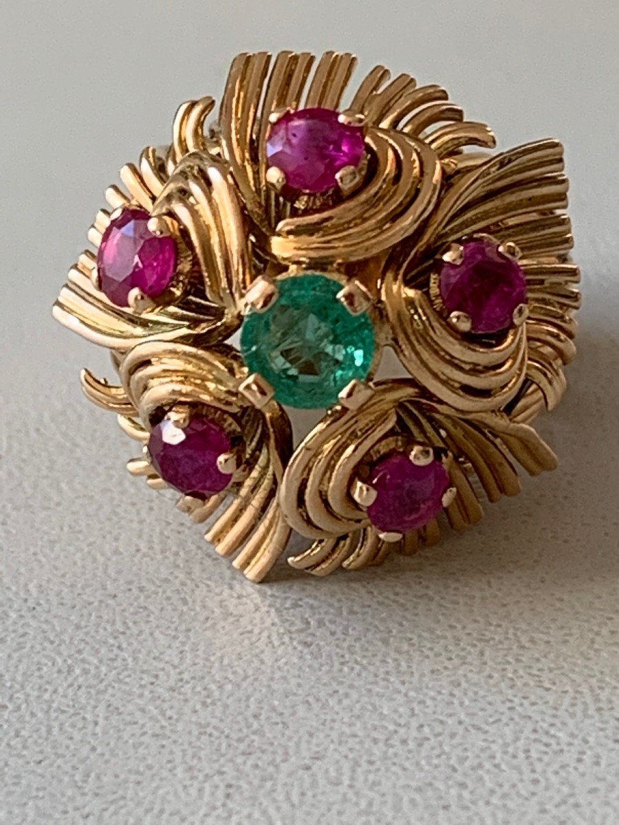 2140 – 1950s Yellow Gold Emerald Ruby Ring-photo-3