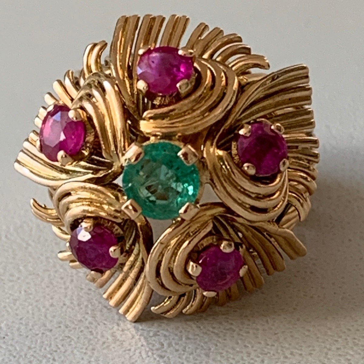 2140 – 1950s Yellow Gold Emerald Ruby Ring