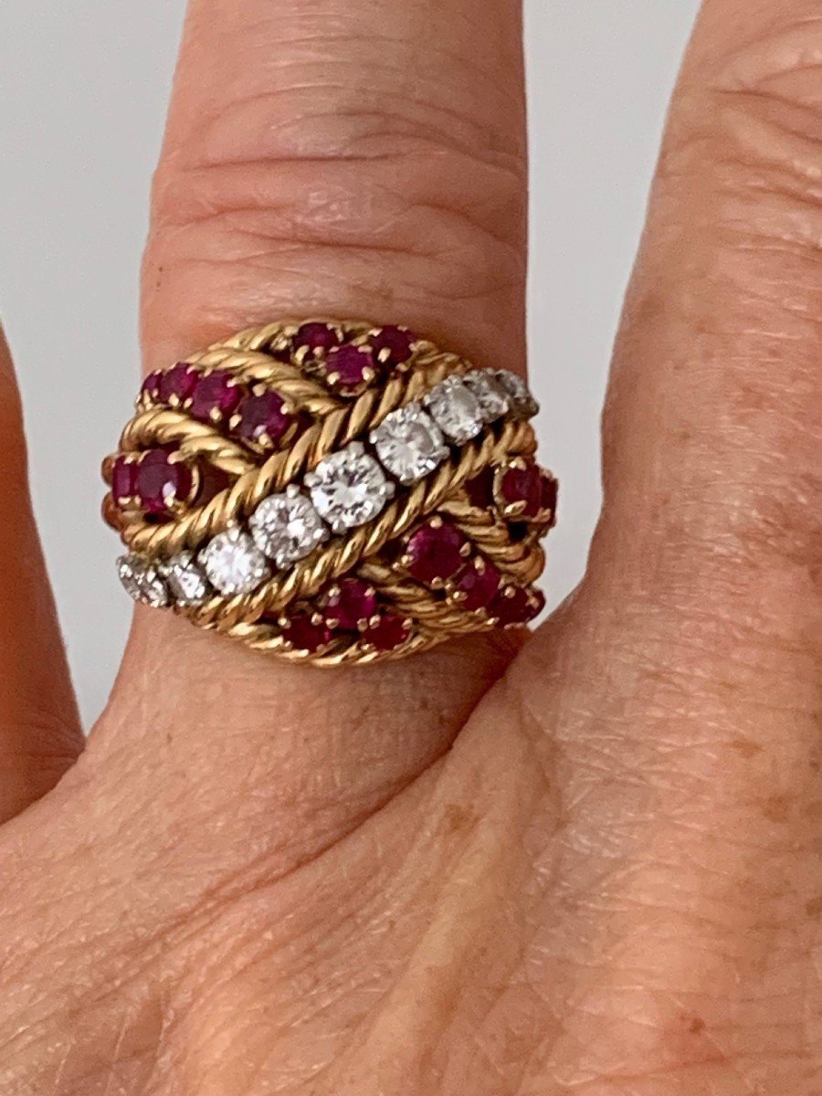 2361– Bague Or Jaune Torsadé Diamants Rubis Années 60-70-photo-2