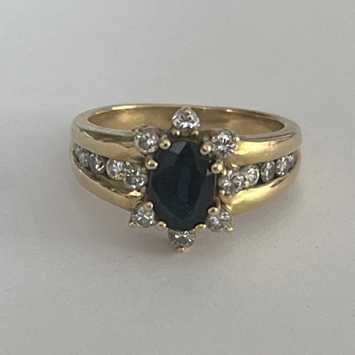 4000– Flower Ring Yellow Gold Sapphire Diamonds