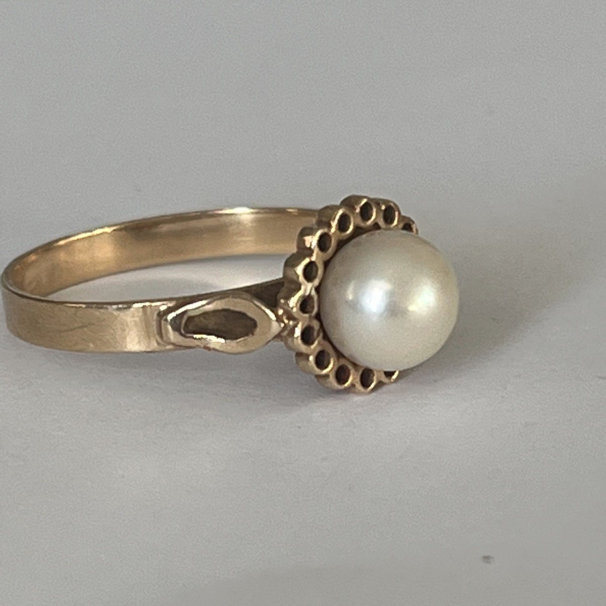 3994– Yellow Gold Pearl Ring