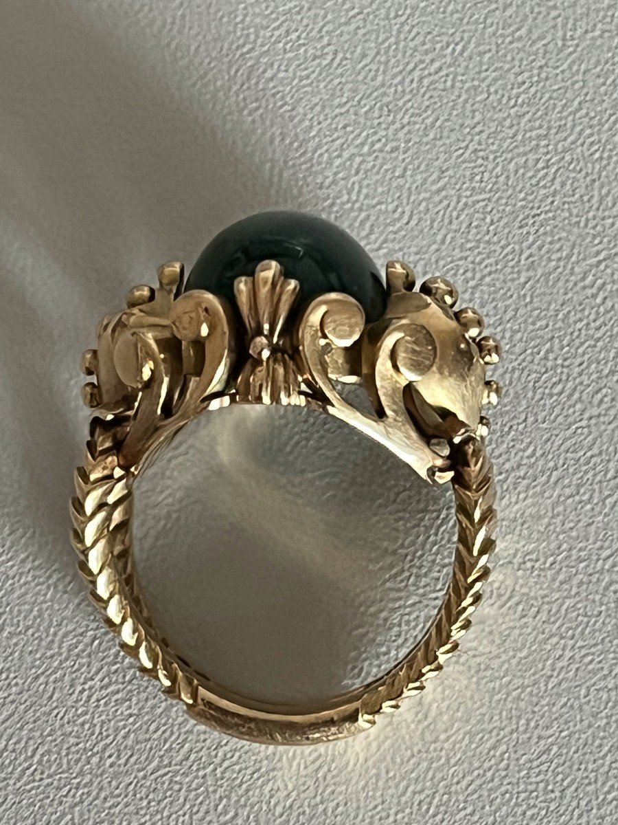 4035– 1950s Green Agate Yellow Gold Ring-photo-1