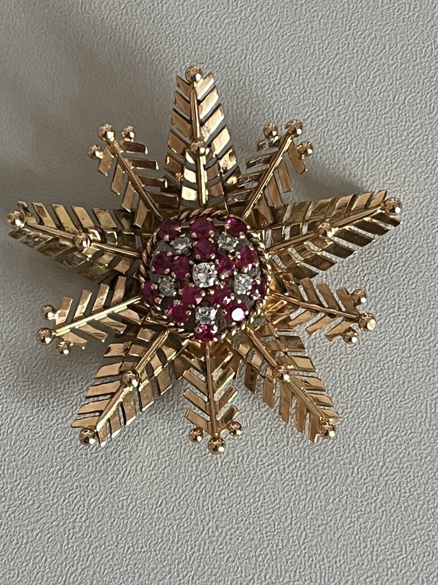 4005– Ruby And Diamond Yellow Gold Star Brooch-photo-4