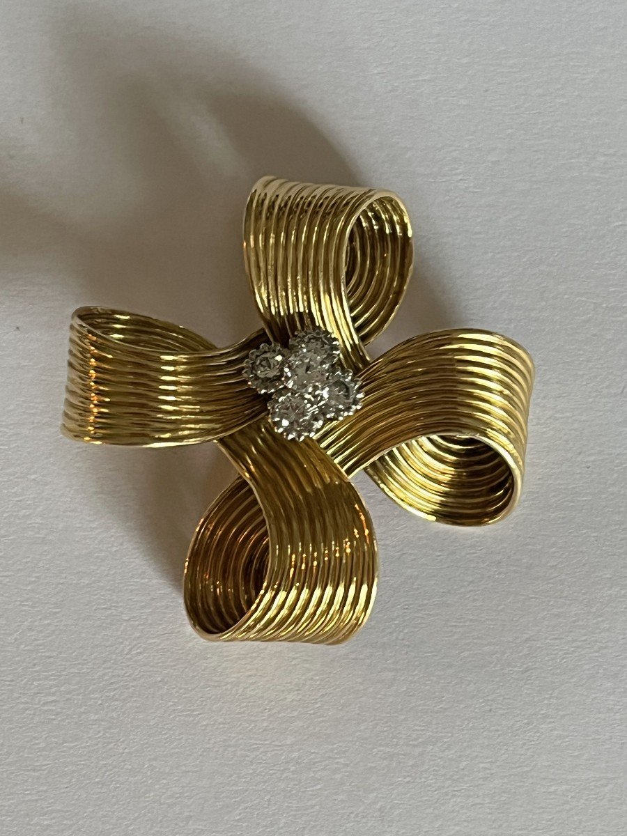 3626– Broche Fils d'Or Jaune Diamants