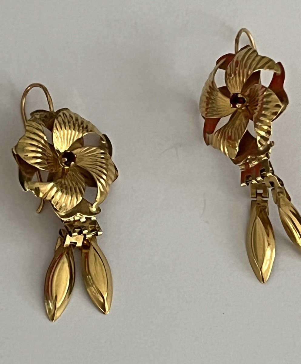 4179– Yellow Gold Dangling Earrings