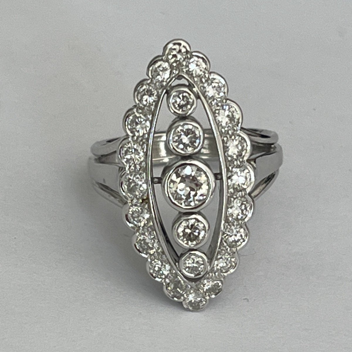 4236– Bague Marquise Or Gris Diamants