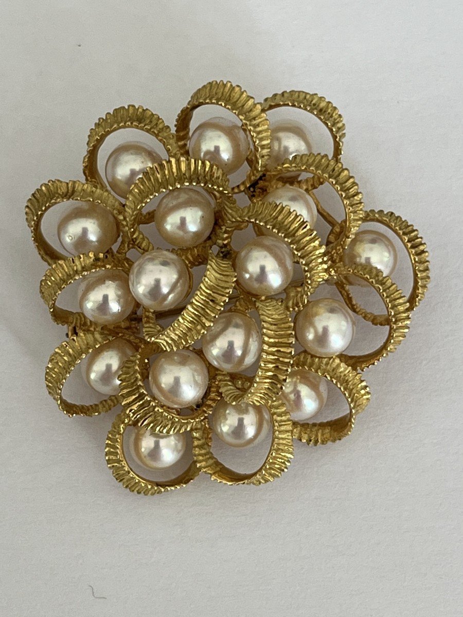 4279- 60s Yellow Gold Pearl Brooch