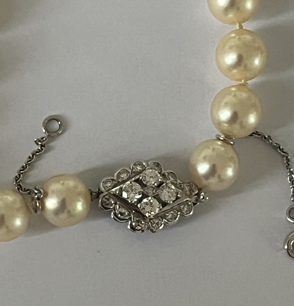 4997- Collier De Perles En Chute 54 Cm Fermoir Diamants