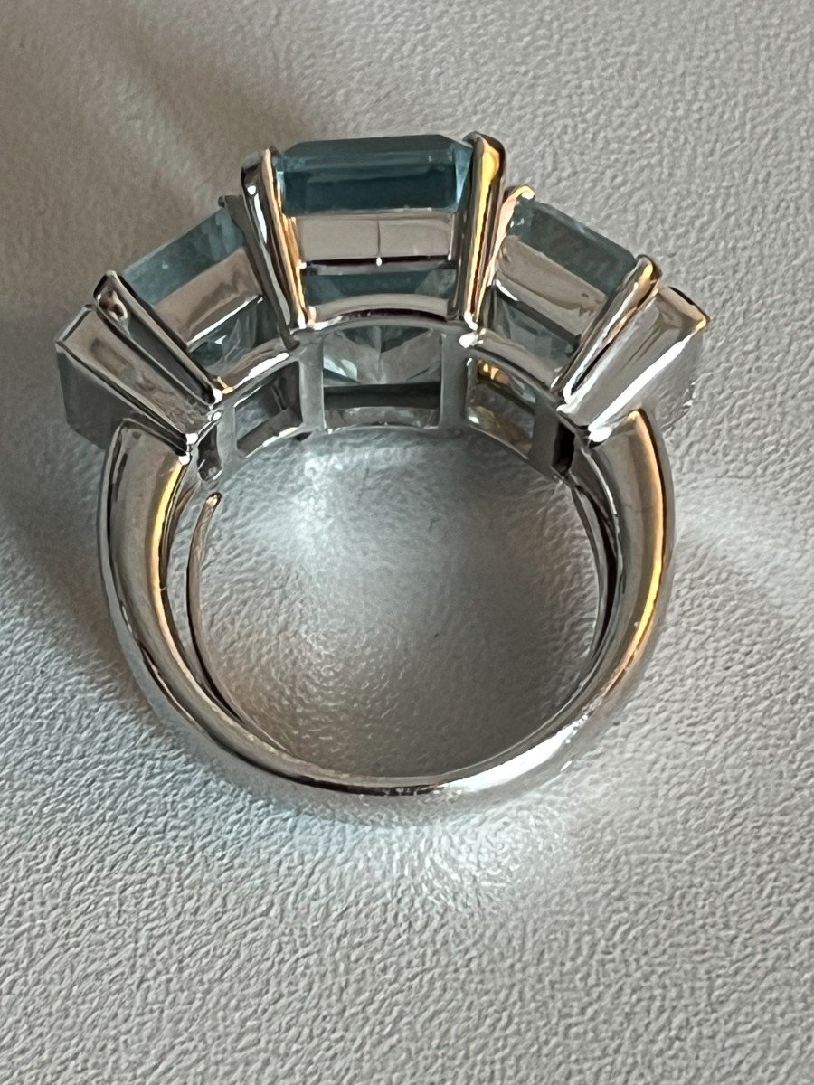 4959- White Gold Aquamarines And Diamonds Ring-photo-3
