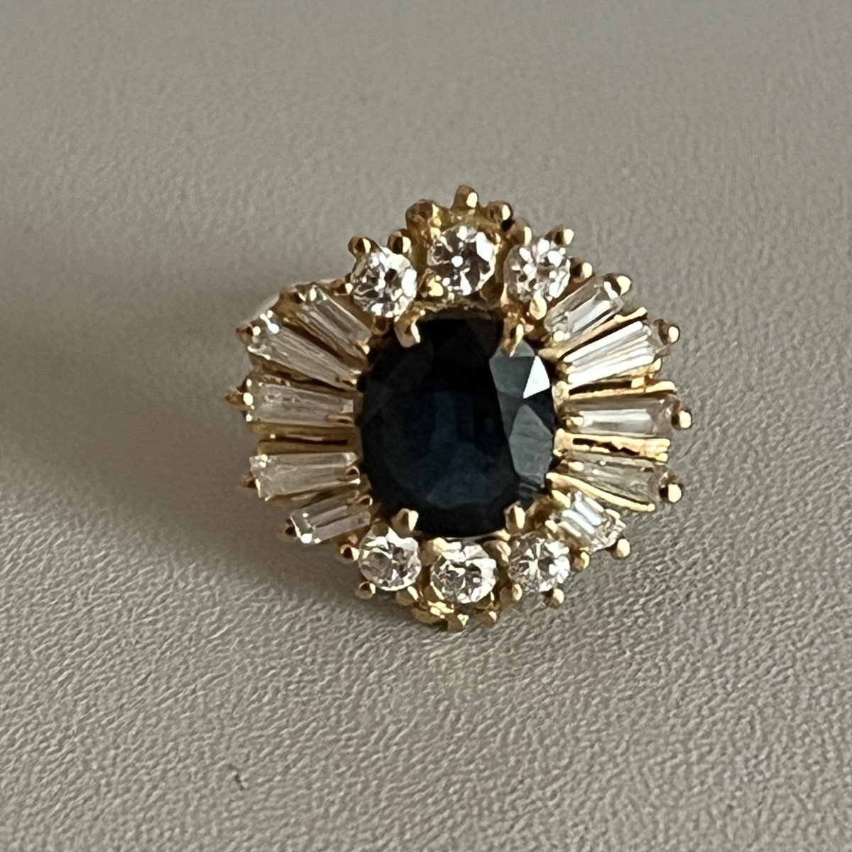 5047- Yellow Gold Sapphire Diamonds Skirt Ring