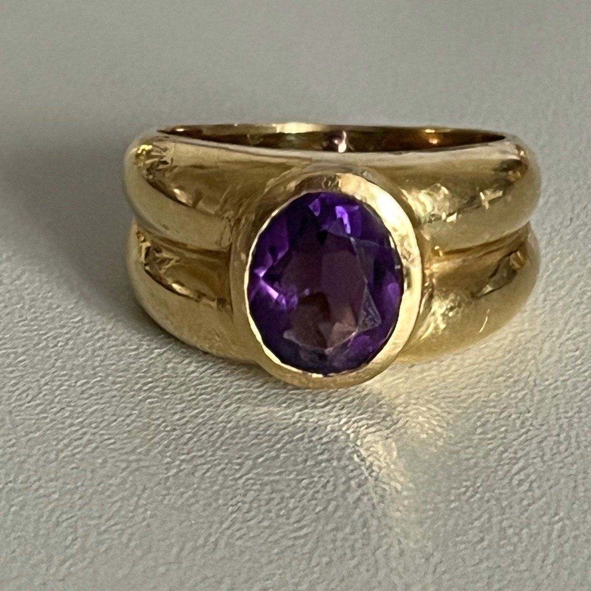 5070- Yellow Gold Godronné Amethyst Ring