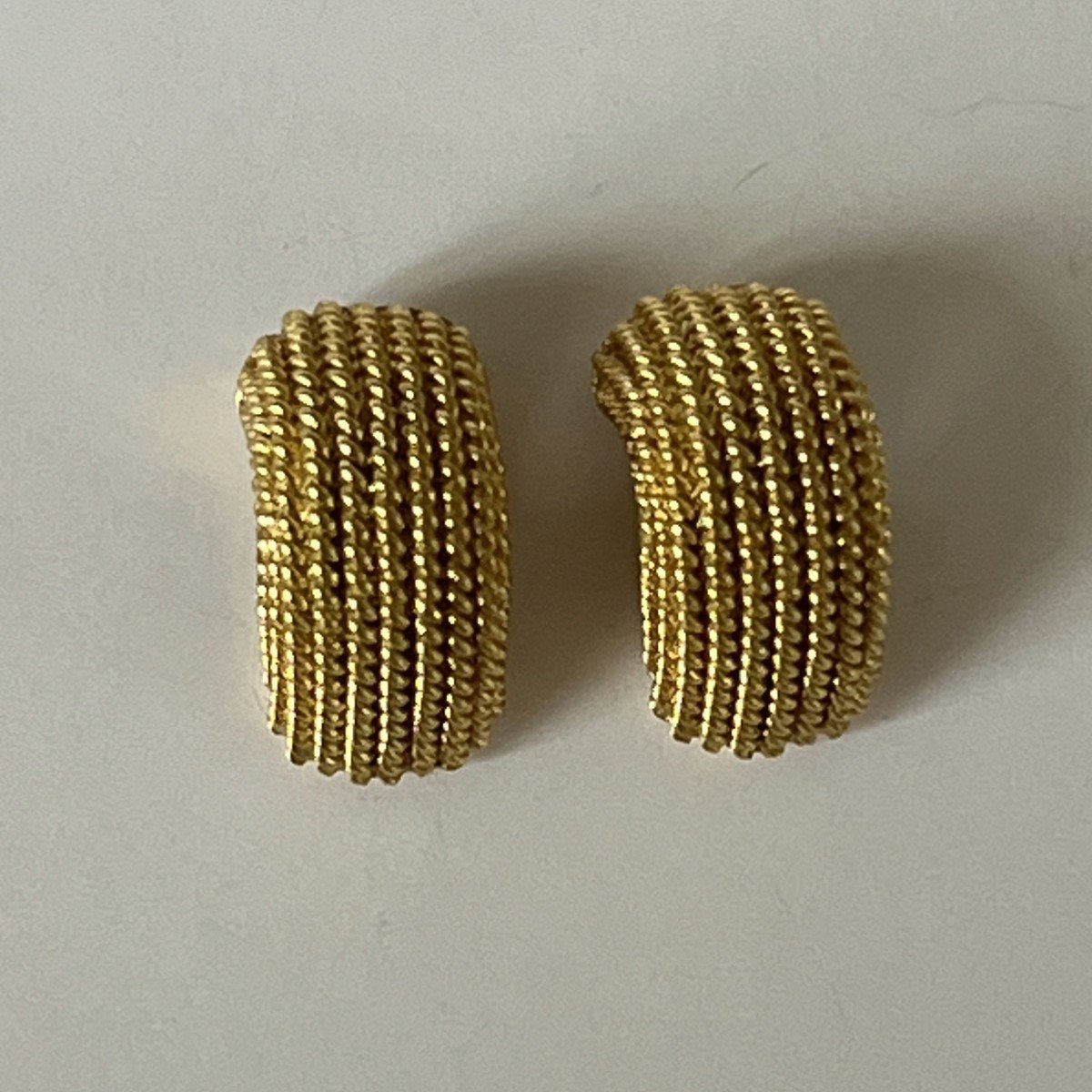 5261- Twisted Yellow Gold Wire Earrings