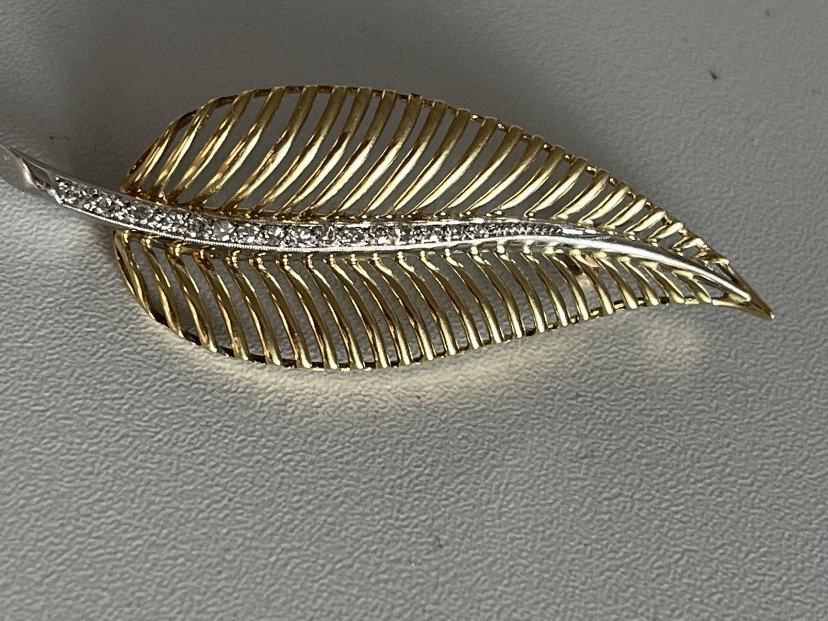 5324- Yellow Gold And Gray Diamonds Feather Brooch-photo-2